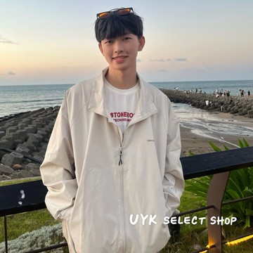 【 UYK 】現貨推薦🌙新版復古風古著卡其色風衣外套 (男女