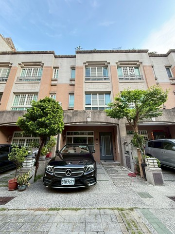 影片有我一中商圈震後前院停車別墅｜台中市東區福仁街