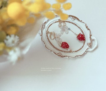 日系甜甜草莓垂墜式耳環