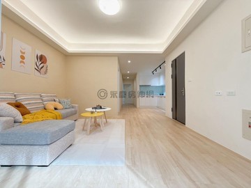 一卡皮箱入住公寓二樓｜近二苓市場｜小港機場｜捷運｜高雄市小港區永義街