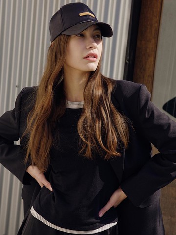Single-breasted Tailored Two-button Blazer [Black]