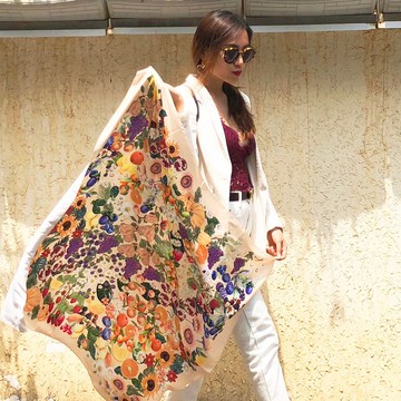 水果狂想曲 - 手工絲巾/圍巾(淡黃色) 經典夏日款