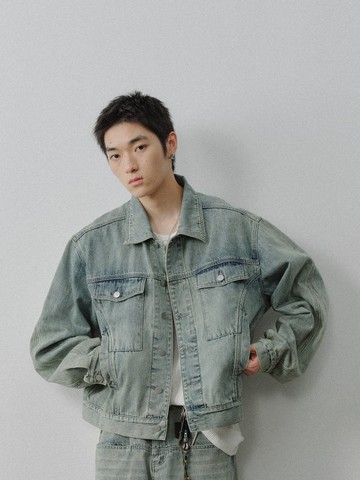 悲傷和喜悅 淺藍色短款牛仔外套