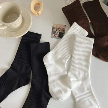 新品 白色襪子女 春秋季中筒襪 日系 純色 百搭運動棉襪 春秋簡約長筒襪
