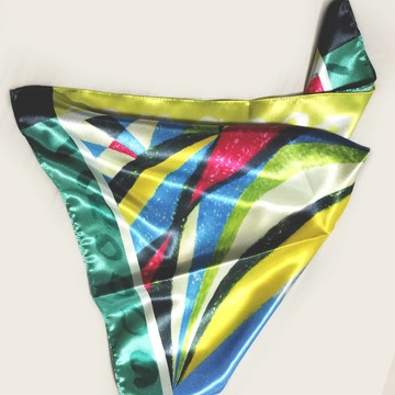 海洋與比基尼女孩們的絲巾