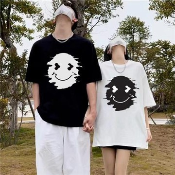 🚀隔日到貨🚀男女百搭首選短袖卡通印花團體服美式上衣圓領T大碼短袖情侶上衣棉質上衣情侶服大學t情侶衣韓系上衣情侶短袖棉質