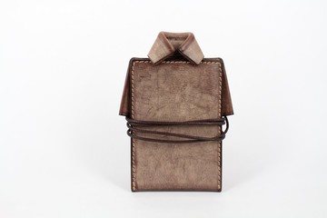 MOOS X WASOME ORIGAMI 植鞣牛革 全人手縫製 證件套 (咖啡色)