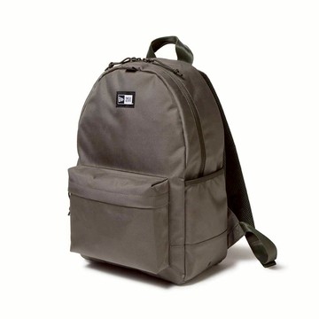 NEW ERA 男女 後背包 日版YOUTH LIGHT PACK NE 橄欖綠 NE14736932