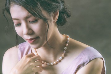 【聖誕禮物】【送禮】天然淡水珍珠 斑斕多彩項鍊