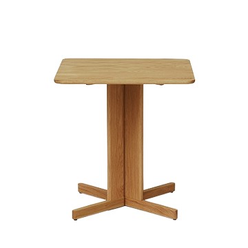 Quatrefoil Table 方桌（橡木）