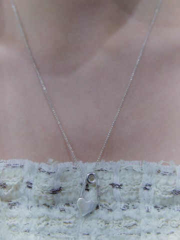 Heart Safety Pin Necklace_ Silver