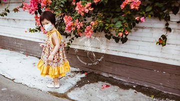 Handmade by Mina 韓國繽紛花海旋轉肩綁帶洋裝 生日禮 贈送禮盒