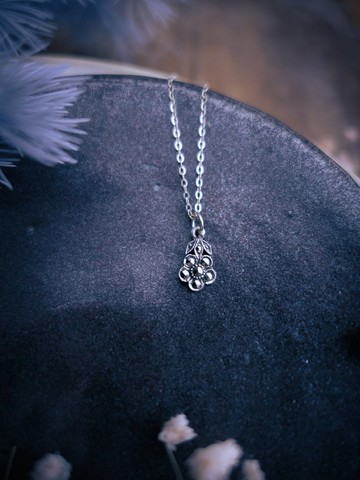 純銀白鐵礦勿忘我小花項鍊—英國古董首飾 Vintage Jewelry