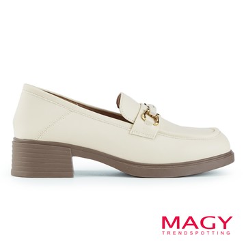 MAGY 個性馬銜釦牛貼皮中跟樂福鞋 米白 #15782