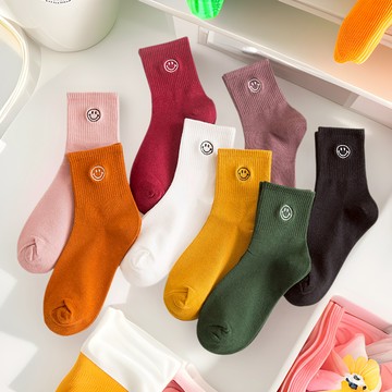 中筒襪 日系刺繡微笑百搭中筒襪 女生可愛棉襪 韓系溫柔穿搭襪子 簡約日常休閒襪 學生襪 舒適透氣襪子 台灣賣家 台灣出貨