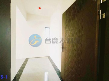 大樹全新寬敞明亮2+1大樓有平面車位可另購FP｜高雄市大樹區力行街