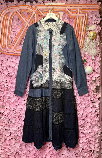 OTT獨一無二•Unique日系超重工牛仔印花蕾𢇁拼接立體刺繡連衣裙