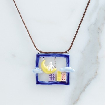 月亮上的人－手工白瓷頸鏈