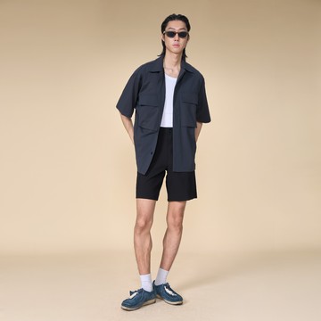 袋蓋口袋黑色休閒短褲 | 00162504102