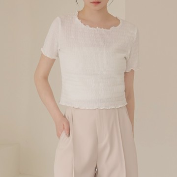 QUEENSHOP_ S 女裝 短袖 皺皺紋理木耳邊造型短版上衣-白 現+預 【01098965】