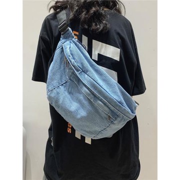 新款運動牛仔布斜挎單肩包女學生大容量日系百搭復古帆布胸包男潮
