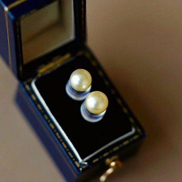 日本珍珠 現貨 迷你 AKOYA 小金珠耳釘 18K金 羽黃金 金色海水珍珠耳環 珍珠輕珠寶