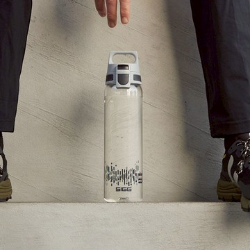瑞士百年SIGG｜Tritan 輕淨彈蓋水瓶 750ml - 銀灰