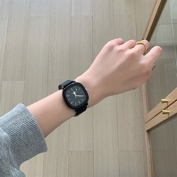 免運🔮新款學院風手錶女款考試專用初中高中學生ins女生錶靜音簡約學生手錶 考試手錶 防水手錶 靜音手錶 女生手錶