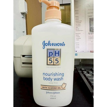 ✨限量出清📦 10瓶！ 嬌生 pH5.5 杏仁保濕沐浴乳750ml / 二合一潤膚沐浴乳1000ML #丹丹悅生活