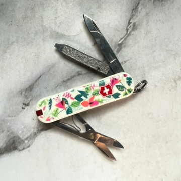 [沐沐屋］victorinox 維氏 58mm 經典七用 限量印花 瑞士刀 動態花卉