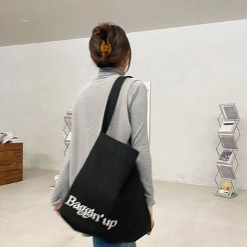 🔥熱賣🔥韓版大容量慵懶風字母印花單肩包學生上課休閒百搭斜挎包女帆布袋