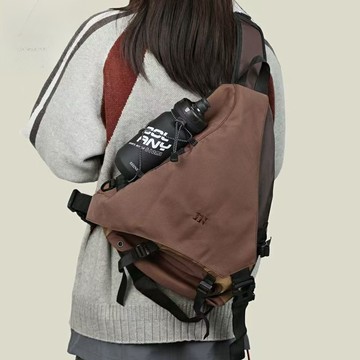 山係戶外潮牌複古單肩包 大容量通勤單肩包 防潑水百搭通勤側背包 運動斜背單肩包 運動健身訓練包 工作通勤收納包