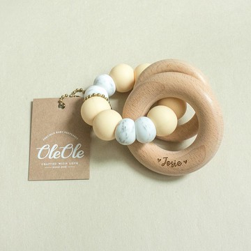 客製化刻名寶寶手搖鈴 固齒器 天然櫸木 牙膠 嬰兒玩具 彌月禮盒