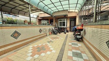 鳳翔國中旁【鳳甲商圈】明星學區雙車墅｜高雄市鳳山區鳳燕一街