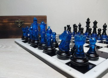 現代樹脂棋子與棋盤|特大號尺寸 7 公分 |環氧樹脂