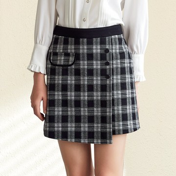 OUWEY歐薇 俏皮經典格紋活片短版褲裙(黑色；S-L)3224022402