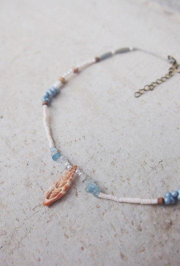 貝殼之脊 | 串珠頸鍊  台灣早期手穿貝珠