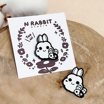 現貨【N兔studio】黑白金屬胸針 -兔尼