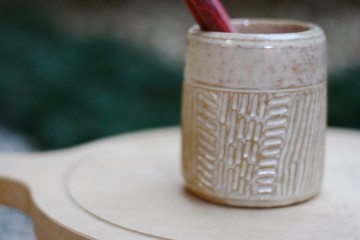 製陶工人/手拉胚陶藝創作/原民風刻花筆筒花器