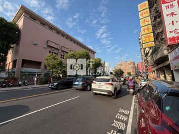 三重商工國泰邊間美居｜新北市三重區忠孝路二段