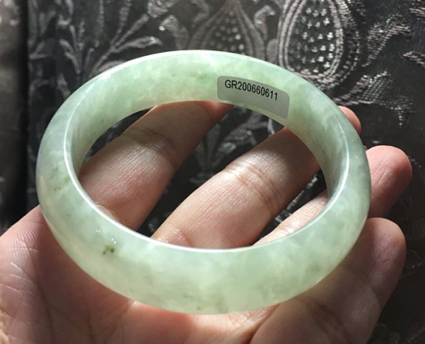 天然翡翠A貨（緬甸玉）冰種晴水雪花棉起膠玉鐲