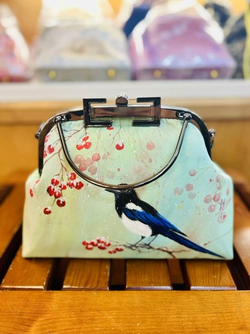 臺灣知名畫家手繪精品口金包喜瑞呈祥現貨款