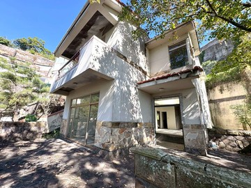 獨棟毛胚大別墅｜自家土地１２１坪｜設計創意盡情揮灑｜台中市北屯區東山路二段