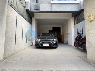 宸｜屋主很想賣｜大寮商圈獨立大車庫｜輕屋齡4樓透天｜高雄市大寮區大智街