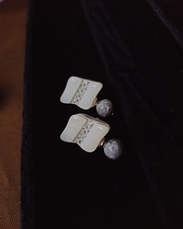 波浪鈕扣天然石耳環 - 圖畫石 / 舊物改製