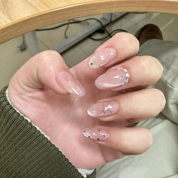 Yuki Nail氛圍感短橢圓蝴蝶結波點貓眼美甲氣質高階帶鑽短款穿戴甲貼片