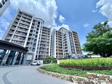 久樘四季Villa｜稀有一樓3.6米挑高休旅車位｜南投縣草屯鎮富春路