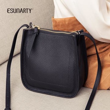 女式包包2025年新款潮時尚軟皮小包包女單肩包洋氣真皮斜挎馬鞍包