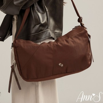 ⭐任兩件送包包收納神器⭐Ann’S空氣感極輕-流蘇雙拉鍊HOBO肩背包（3WAY多背法）-咖