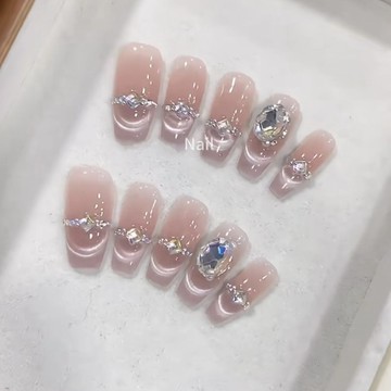 🎀台灣出貨🎀純手工穿戴甲銀灰色貓眼美甲貼鑽爆閃高階氣質顯白爆款美甲指甲貼